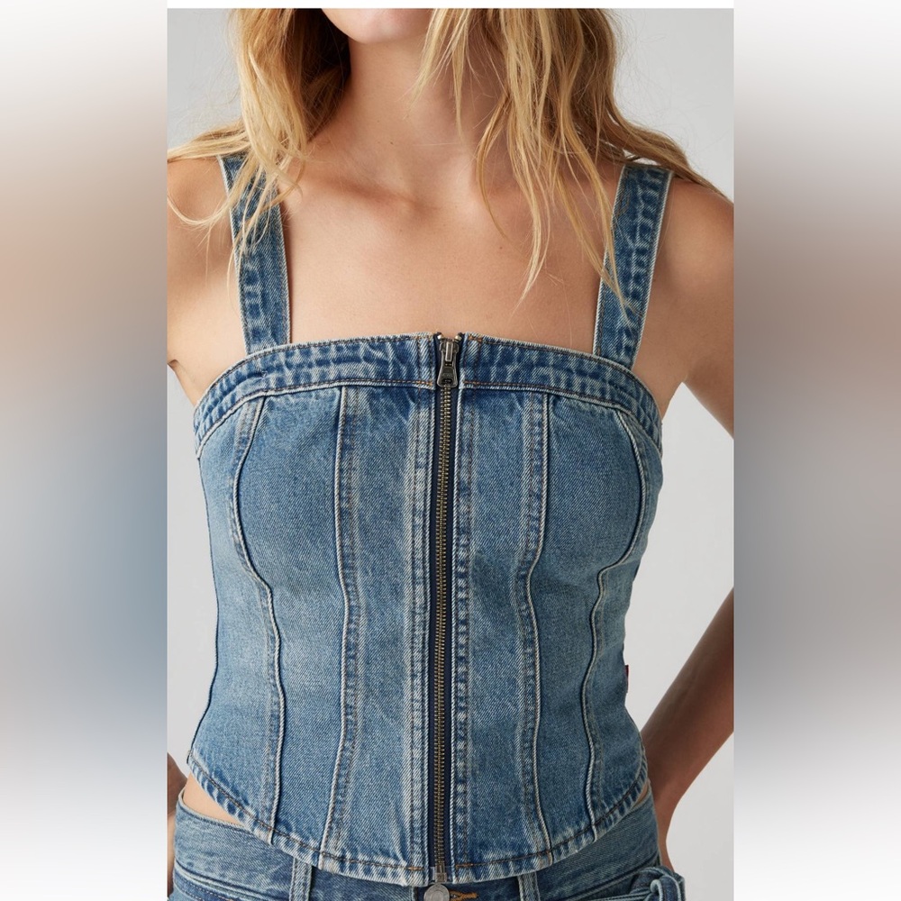 New Levi's Premium Sculpted Bustier Top. Size Large